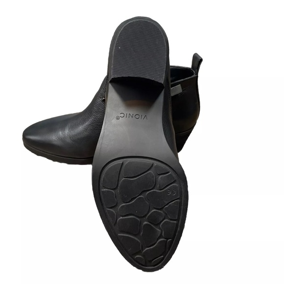 Like New!!! Vionic Cecily Ankle Bootie Boot Black Leather. Size 10W - Picture 7 of 11